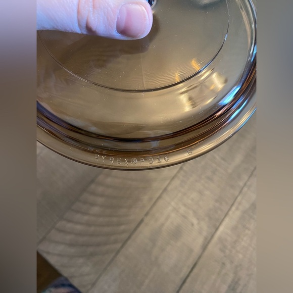 Pyrex vintage amber glass pot lid P810 - Picture 2 of 6